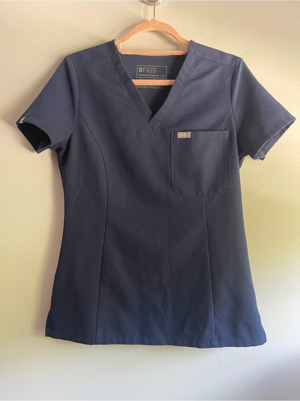 FIGS scrub top, XS EUC